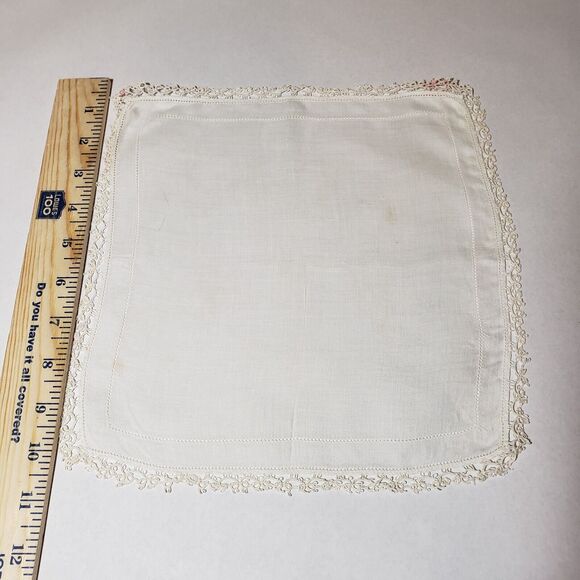 VTG 1960'S WOMENS HANKIE WHITE CROCHET SCALLOPED EDGE BRIDAL WEDDING LACE - Picture 3 of 9